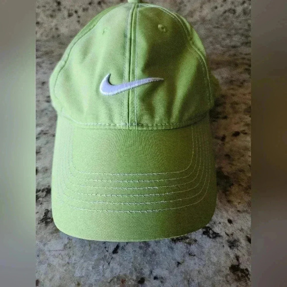 Nike Golf Swoosh Adjustable Strap Back Hat Mens Vivid Green - Picture 1 of 5